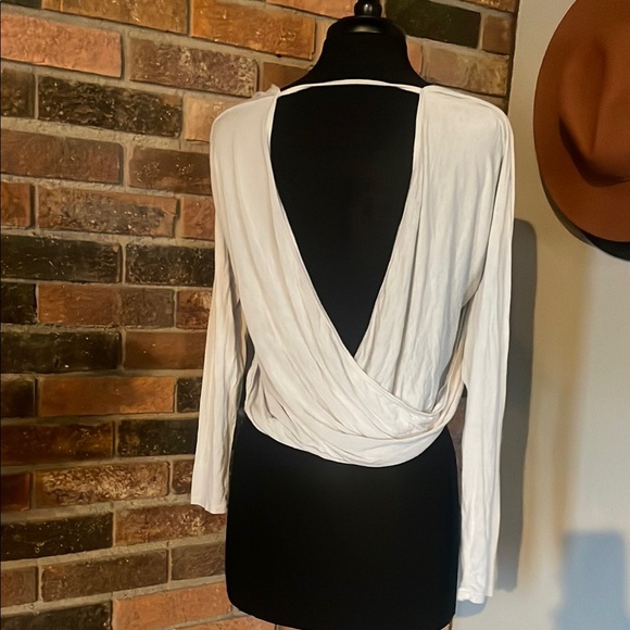 White Open Back Long Sleeve Zyia Top - Picture 1 of 5